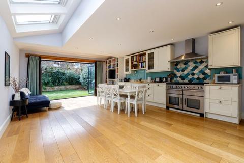 39 Roxwell Road, London, W12 9QE