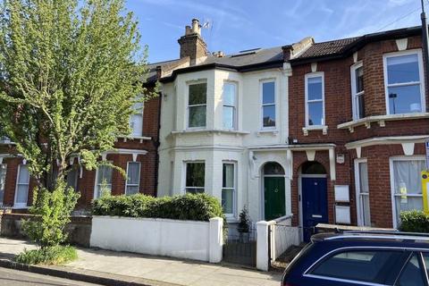 39 Roxwell Road, London, W12 9QE