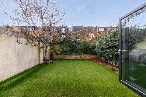 39 Roxwell Road, London, W12 9QE