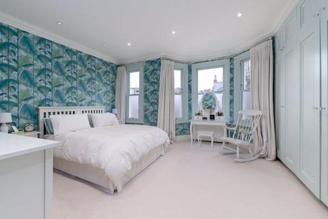 39 Roxwell Road, London, W12 9QE