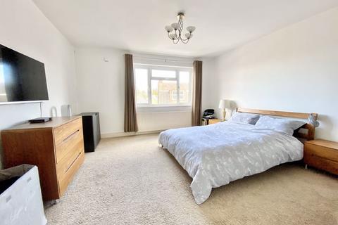 2 bedroom flat for sale, Bourne Parade, Bexley