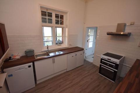 2 bedroom apartment to rent, Broadparks Close, Exeter