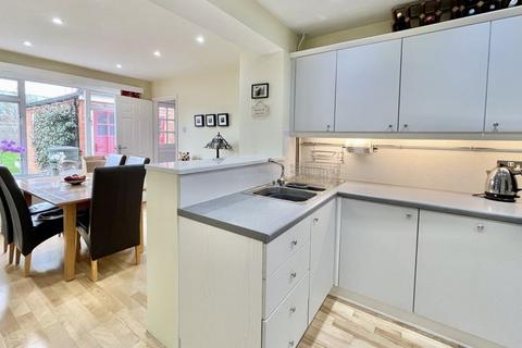 42 Allington Road, Paddock Wood, Tonbridge, TN12 6AN