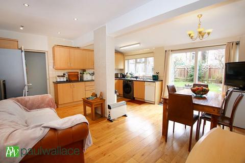 1 Pauls Green, Waltham Cross, EN8 7JQ