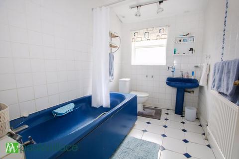 1 Pauls Green, Waltham Cross, EN8 7JQ