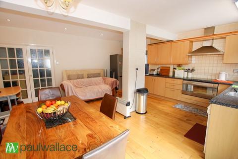 1 Pauls Green, Waltham Cross, EN8 7JQ