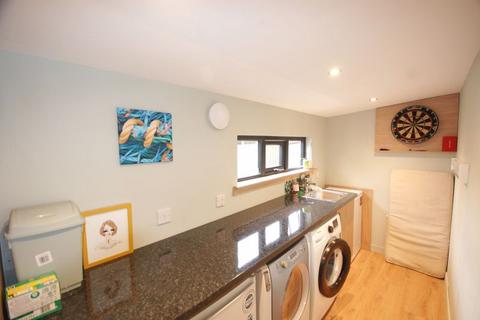 11 Danes Drive, Glasgow, G14 9HZ