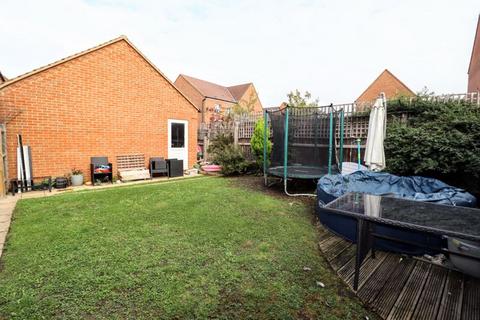 4 bedroom detached house for sale, Whalley Drive, Milton Keynes
