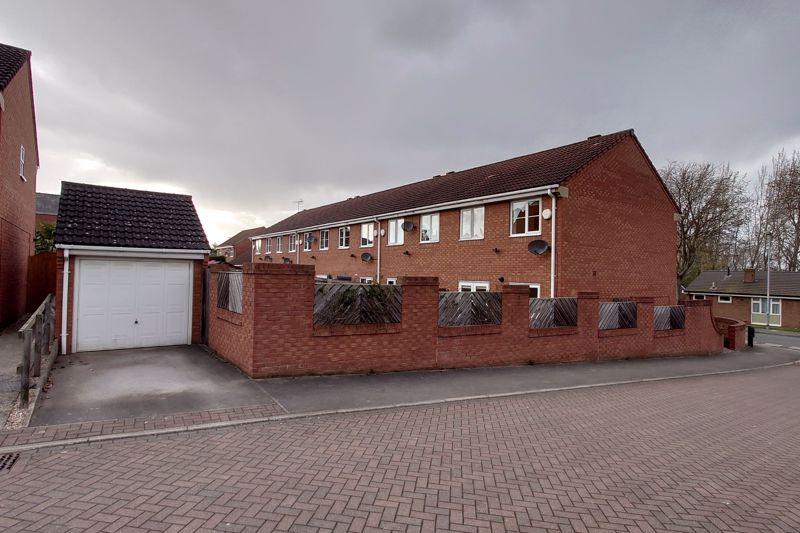 Telford Close, Castleford 3 bed semidetached house £825 pcm (£190 pw)