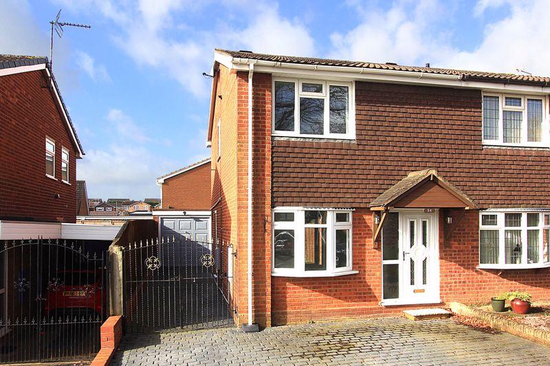 WOMBOURNE, Valley Way 3 bed semidetached house for sale £282,500