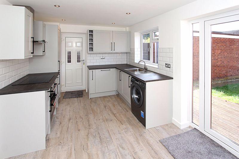 WOMBOURNE, Valley Way 3 bed semidetached house £272,000