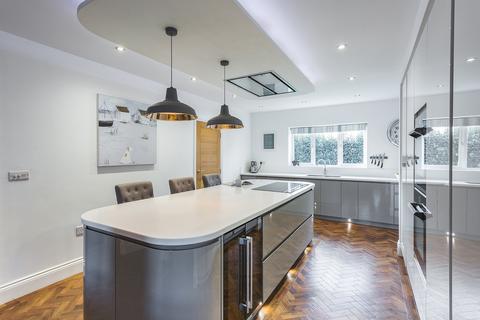 10 Crystal Close, Mickleover, Derby, DE3 0BP