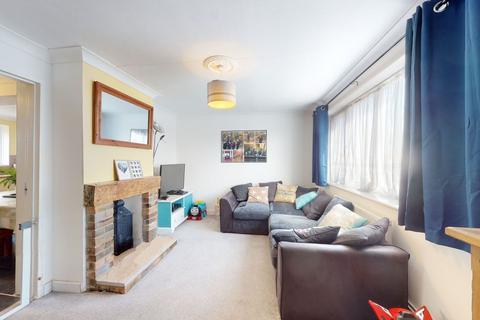 3 bedroom terraced house for sale - St. Georges Crescent, Dover, CT17