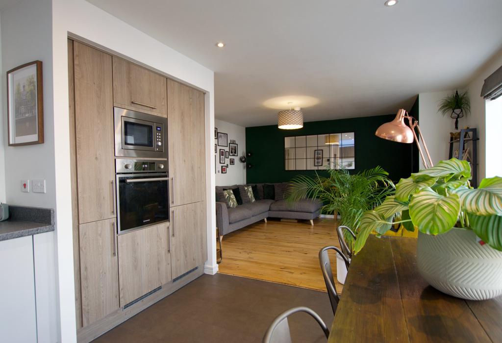 Kitchen &amp; Lounge