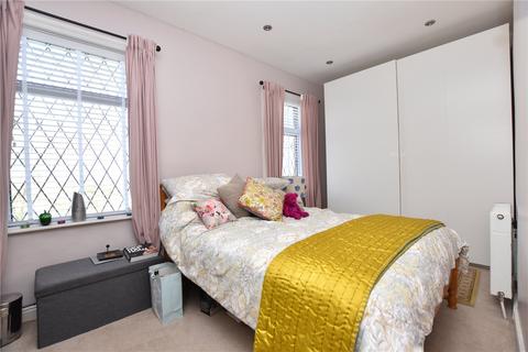 119 Wakefield Road, Drighlington, Bradford, BD11 1DH