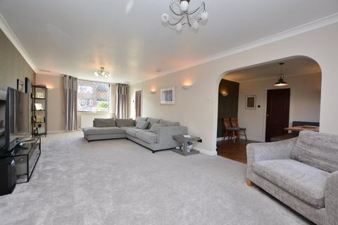 6 bedroom detached house for sale, Woodhall Park Avenue, Woodhall, Pudsey