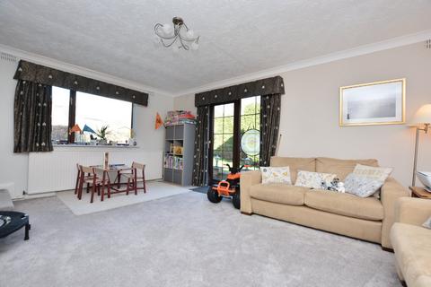 6 bedroom detached house for sale, Woodhall Park Avenue, Woodhall, Pudsey