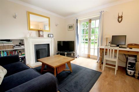1 bedroom flat for sale - White Hart Close, Benson