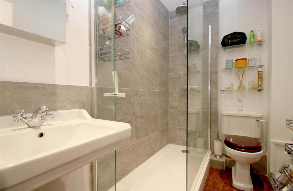 Shower Room.jpg