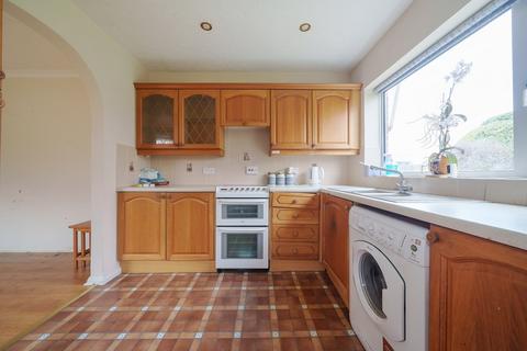 2 bedroom bungalow for sale - Roundwood Close, HITCHIN, SG4