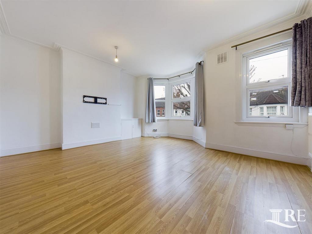 Ambleside Road, London, NW10 3UJ 1 bed flat £1,450 pcm (£335 pw)