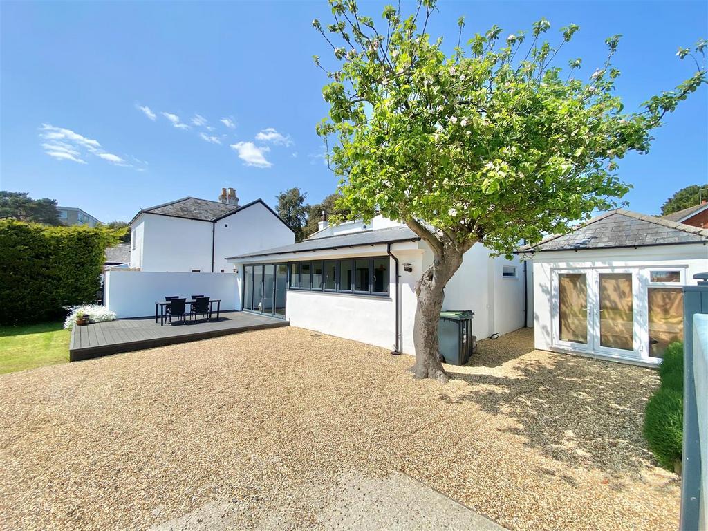 Mudeford, Christchurch BH23 4 bed detached house for sale £1,000,000