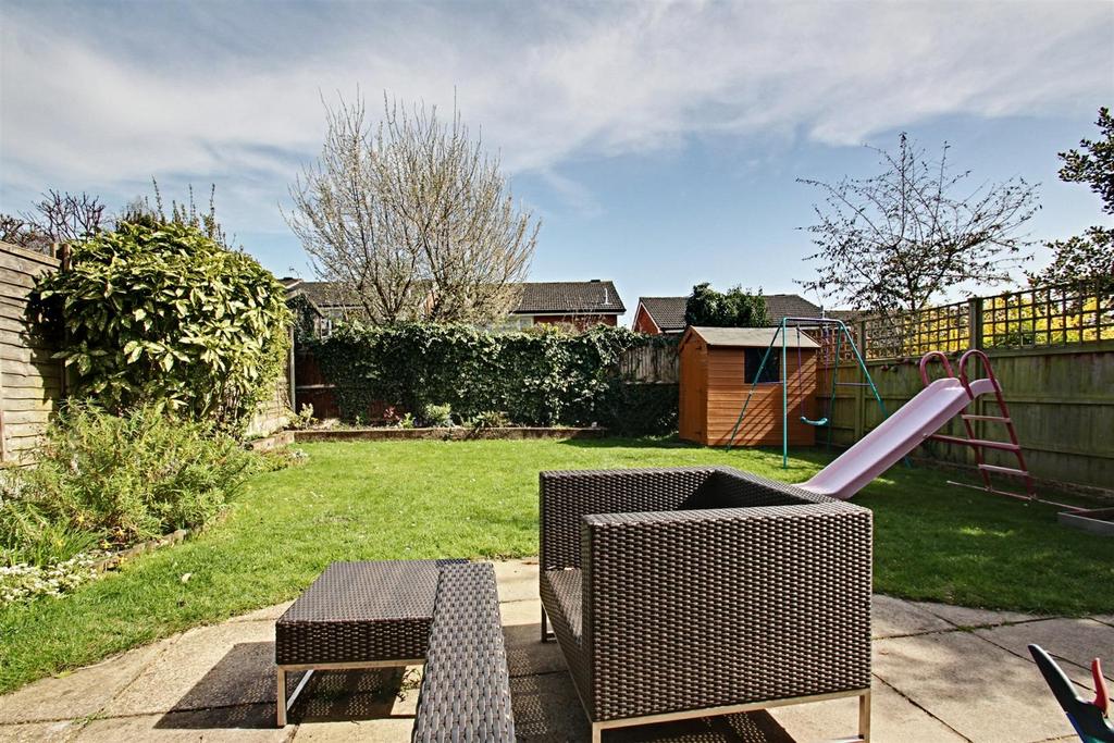 Chiltern Park Avenue, Berkhamsted 4 bed detached house for sale £775,000