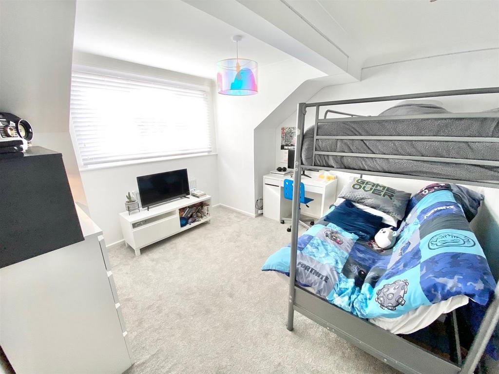 Bed2c.jpg