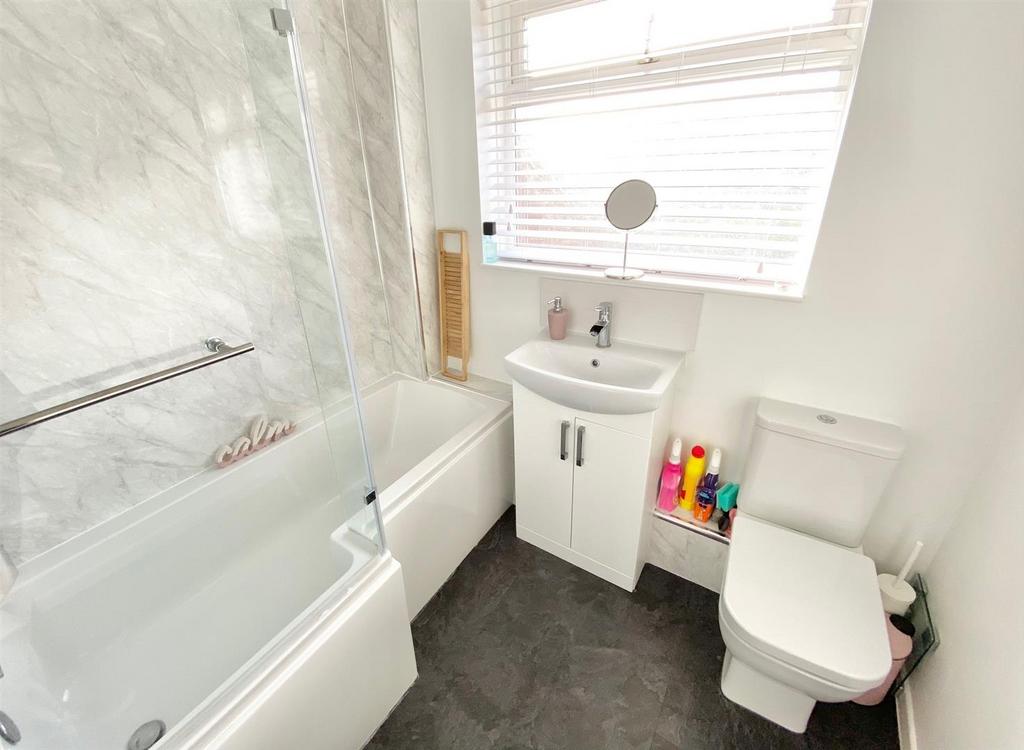 Bathroom 2.jpg