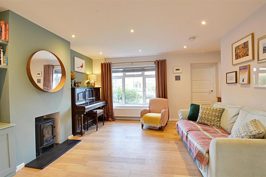Thieves Lane, Hertford SG14 2 bed end of terrace house £425,000