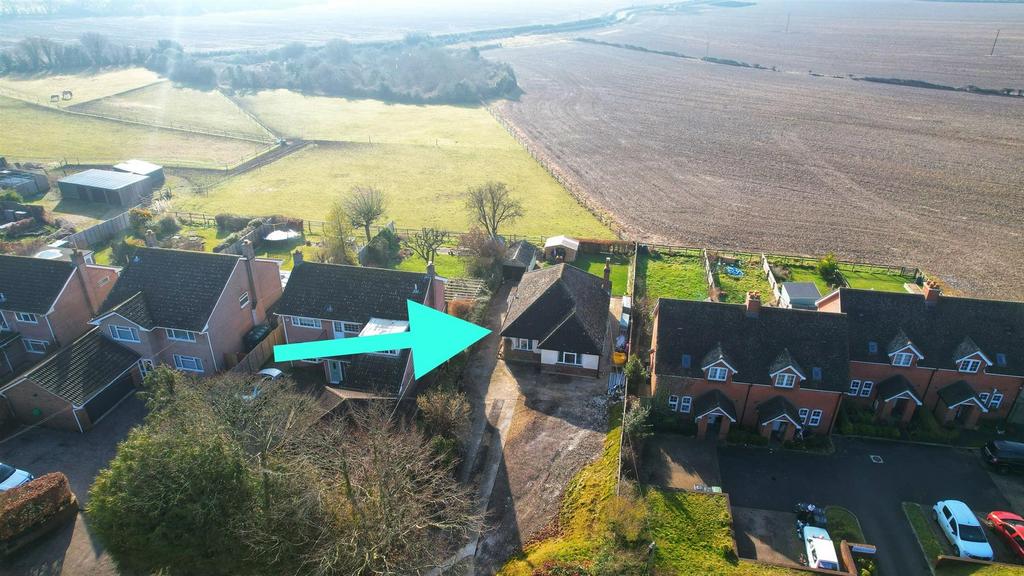 Hinton Martell, Wimborne BH21 3 bed detached bungalow for sale £450,000