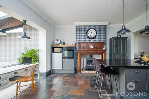 147 Manygates Lane, Wakefield, WF2 7DS