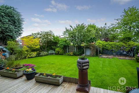 147 Manygates Lane, Wakefield, WF2 7DS