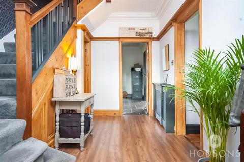 147 Manygates Lane, Wakefield, WF2 7DS