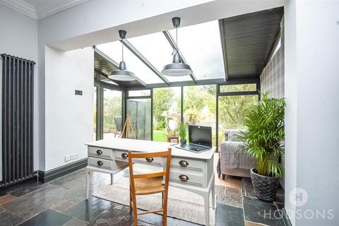 147 Manygates Lane, Wakefield, WF2 7DS