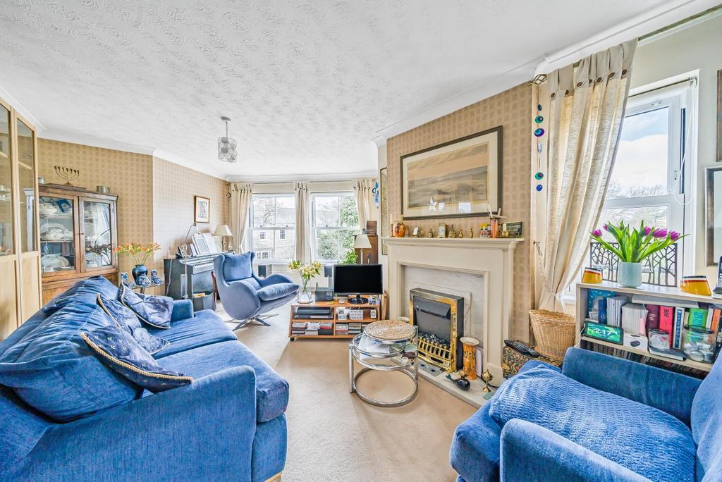 Riverdale Gardens, Boston Spa, Wetherby 2 bed flat £250,000