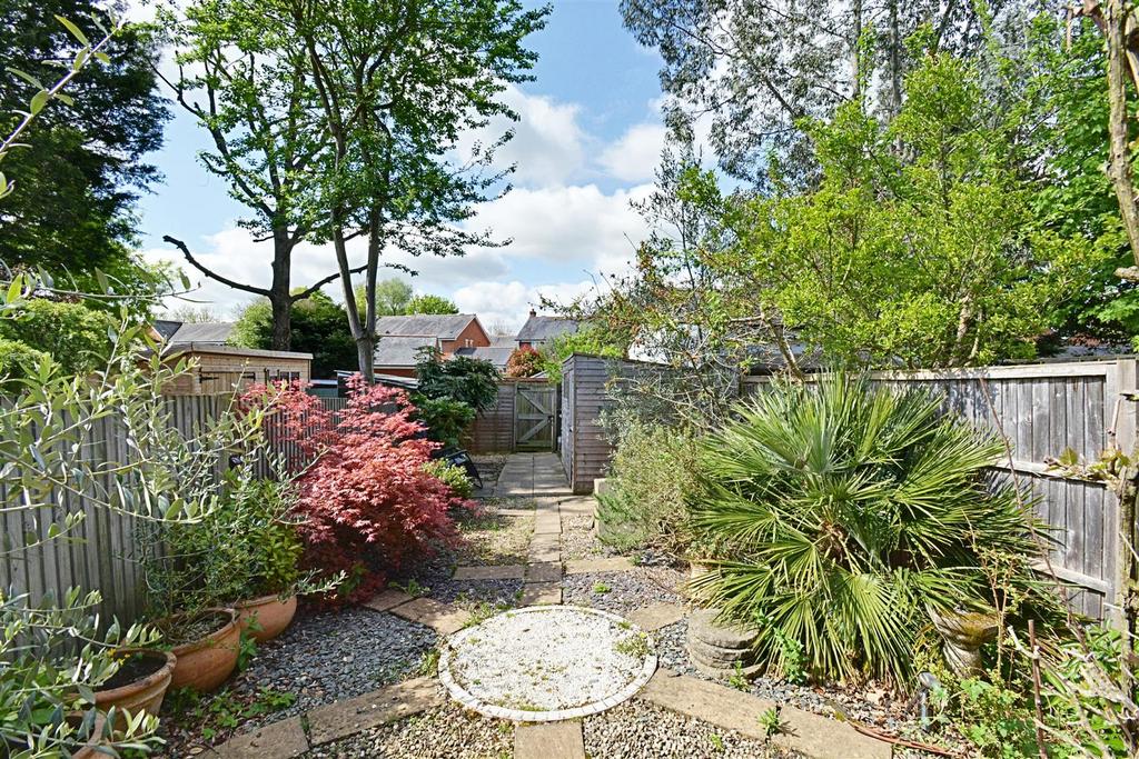 Port Vale, Hertford SG14 2 bed terraced house £450,000