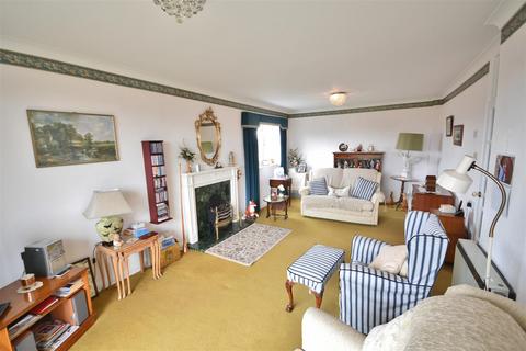 2 bedroom flat for sale - Manor Court, Avenue Road, Leamington Spa