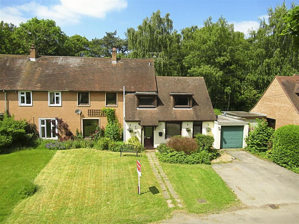 Broad Green Wood, Bayford SG13 4 bed semidetached house for sale £900,000