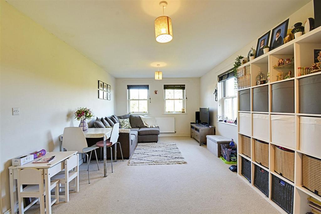 Florence Court, Hertford SG14 2 bed apartment £305,000