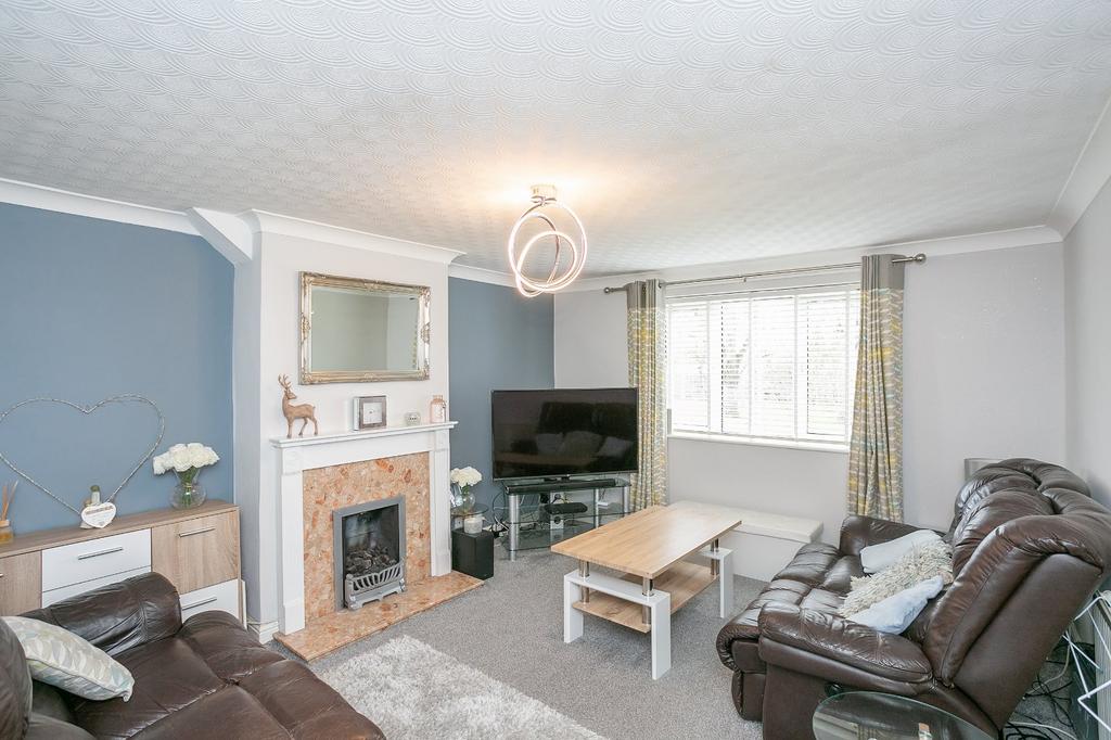 Croxley View, Watford, Hertfordshire... 3 bed terraced house £450,000