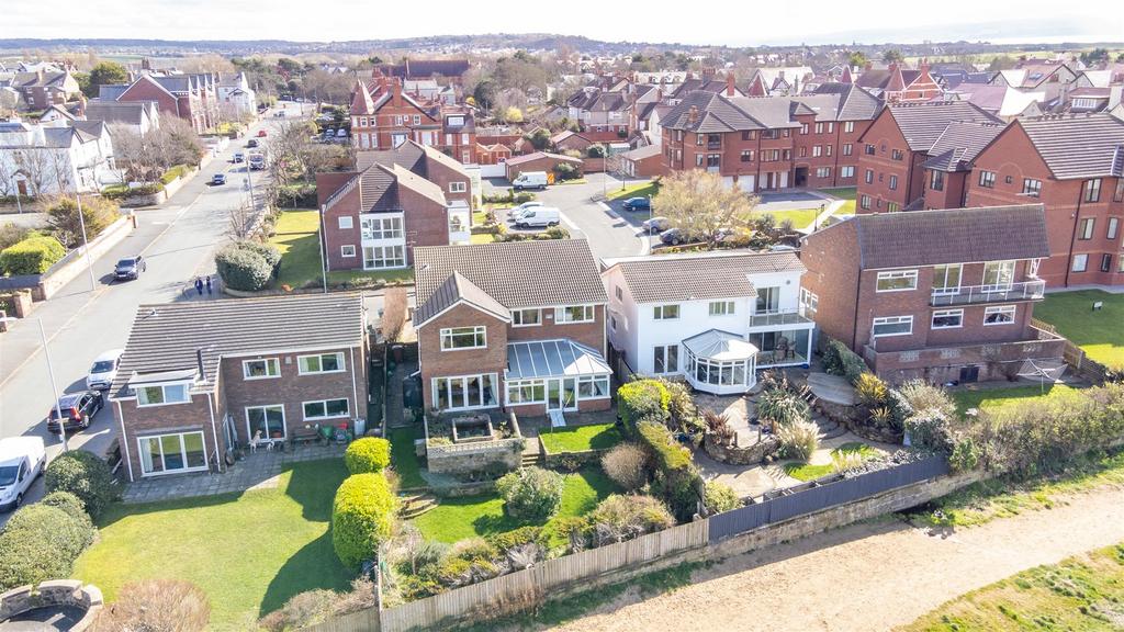 Kings Court, Hoylake, Wirral 4 bed detached house for sale £750,000