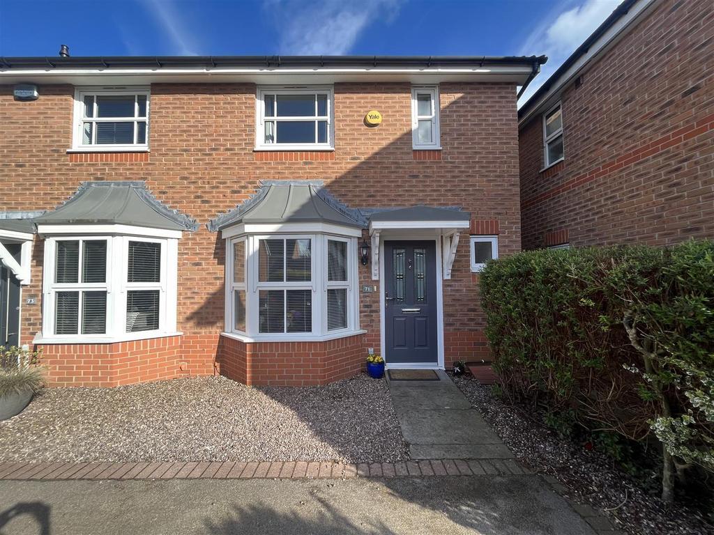 Water Mill Crescent, Sutton Coldfield 2 bed end of terrace house £265,000