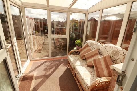 2 bedroom bungalow for sale - Muirfield, Yate, Bristol