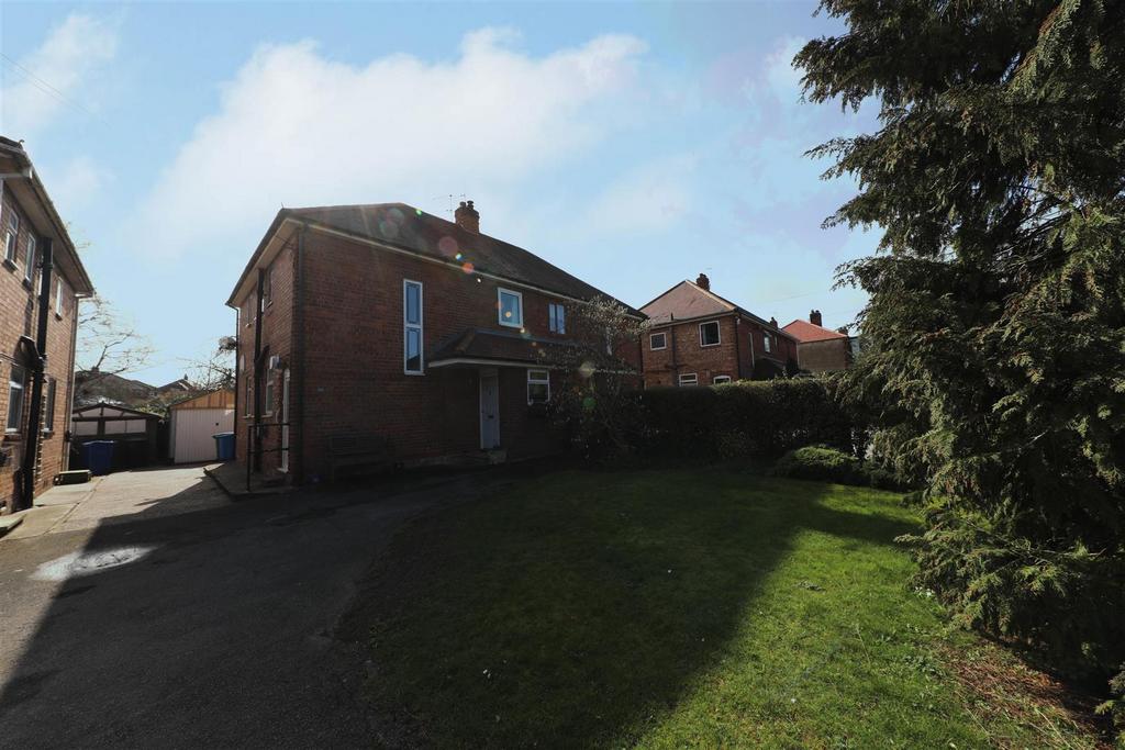 Eppleworth Road, Cottingham 3 bed semidetached house £240,000