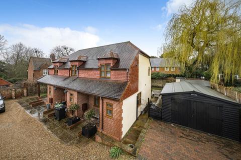 2 bedroom end of terrace house for sale - High Street, East Malling, West Malling