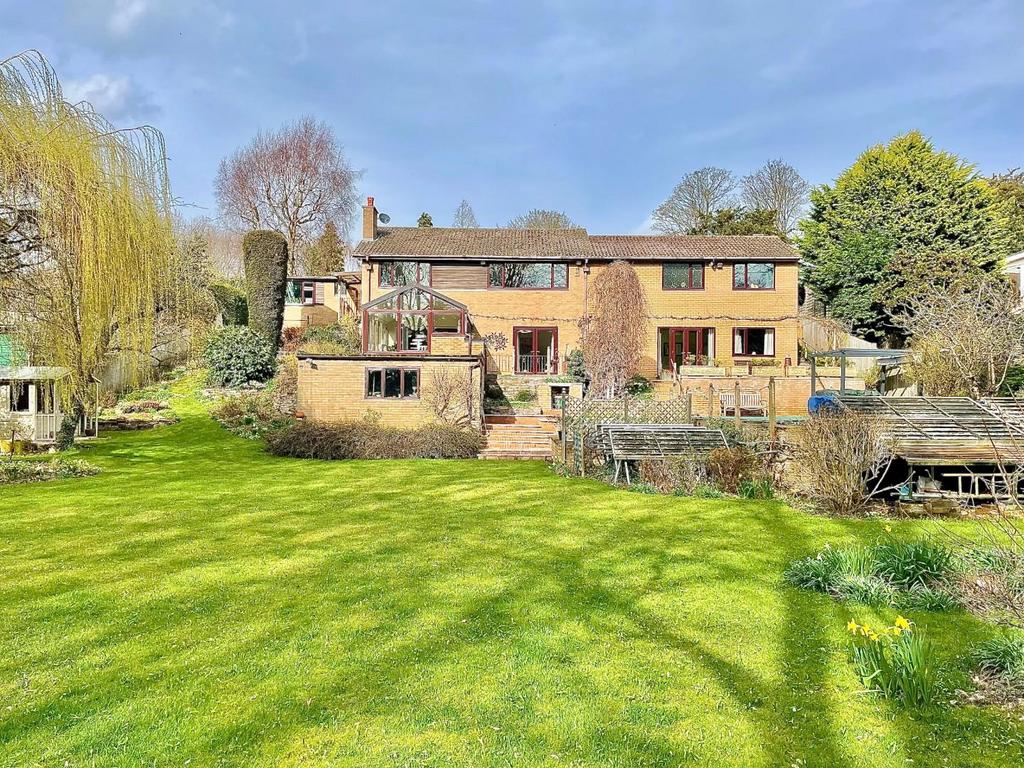 Brixworth Hall Park, Brixworth, Northamptonshire NN6 4 bed detached
