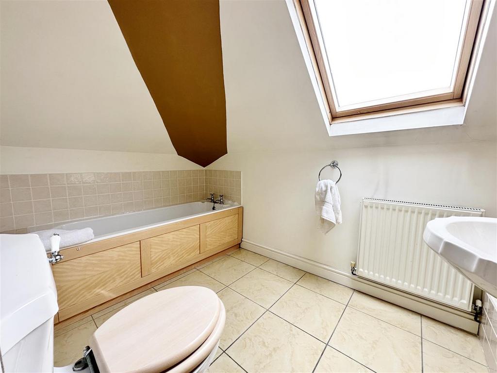 En suite bathroom/wc