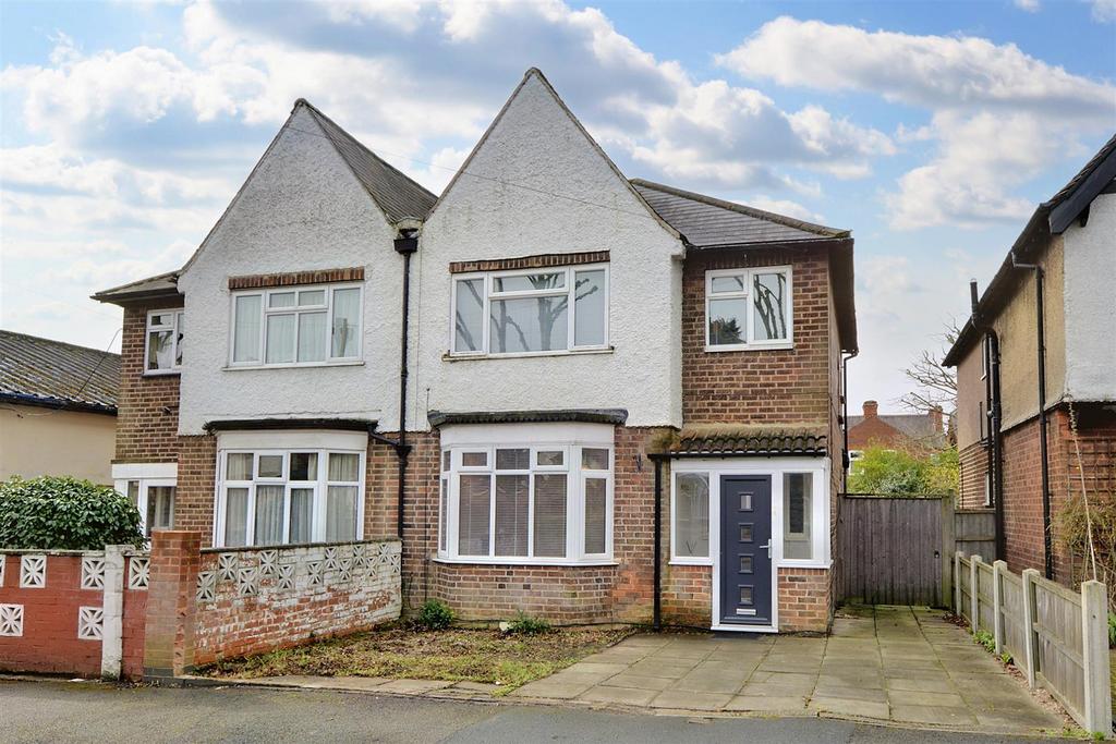 Cedar Avenue, Beeston 3 bed semidetached house for sale £365,000