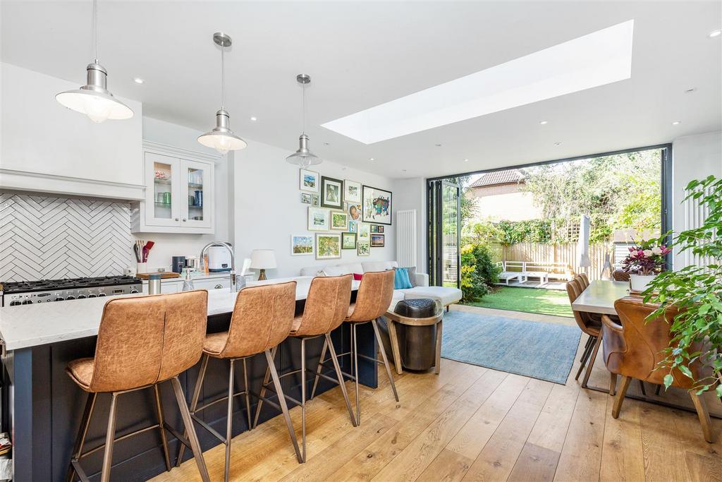 31126 james anderson   22 graemesdyke avenue   6